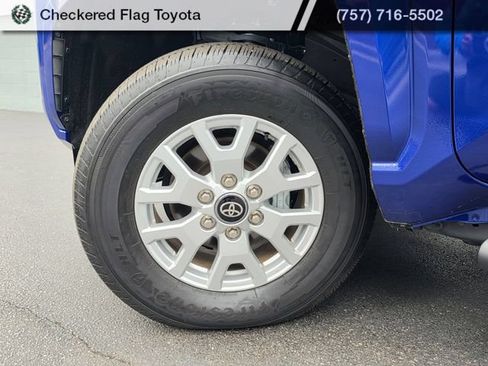 Used 2025 Toyota Tacoma SR5 AWD/4WD image 11