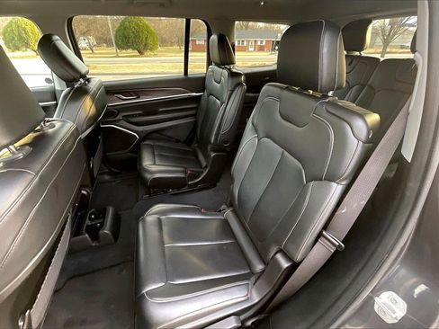 Used 2023 Jeep Grand Cherokee L Limited w/ Black Appearance Package image 26