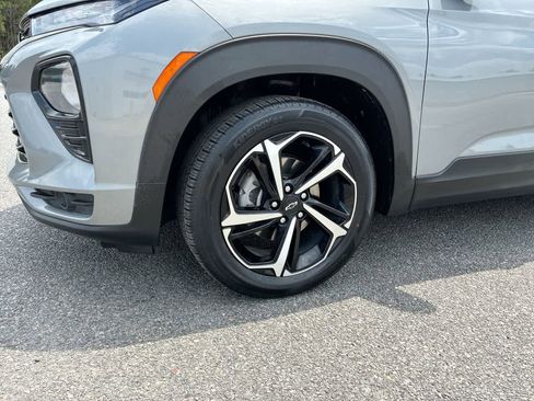 Used 2023 Chevrolet TrailBlazer RS w/ Sun and Liftgate Package FWD image 33