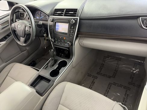 Used 2015 Toyota Camry LE FWD image 25