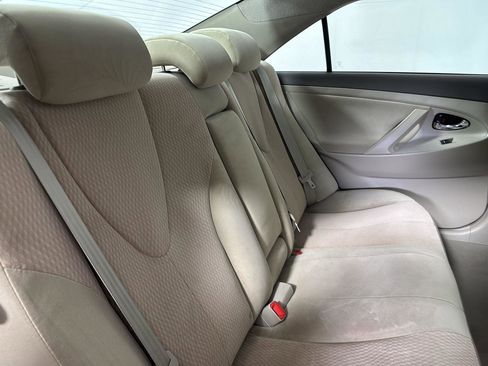 Used 2011 Toyota Camry LE FWD image 16