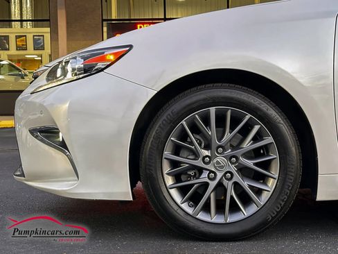 Used 2018 Lexus ES 350 w/ Navigation System Package image 41