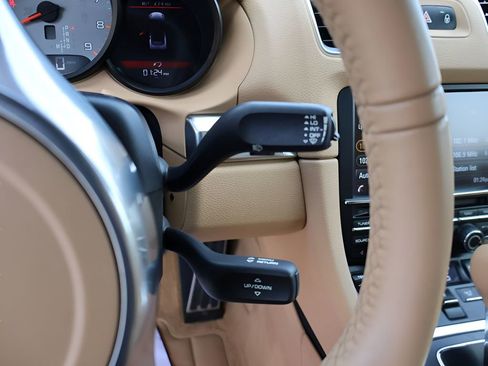 Used 2013 Porsche Boxster S image 30