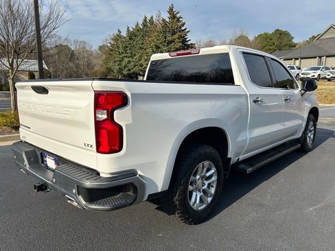 Used 2022 Chevrolet Silverado 1500 LTZ w/ Z71 Off-Road Package image 22
