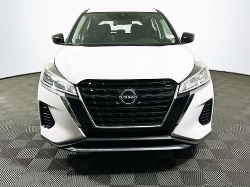 Used 2024 Nissan Kicks S image 3