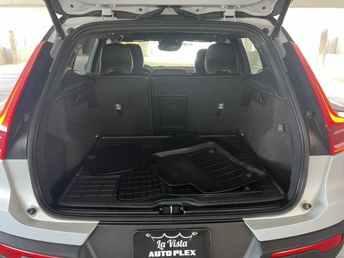 Used 2021 Volvo XC40 T5 R-Design w/ Advanced Package AWD/4WD image 19