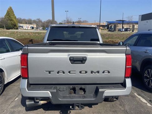 Used 2024 Toyota Tacoma TRD Sport image 3
