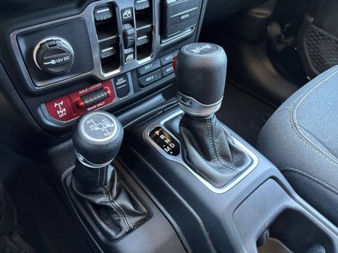 Used 2025 Jeep Wrangler Unlimited Sport S 4xe AWD/4WD image 37