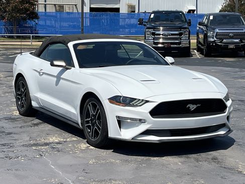 Used 2018 Ford Mustang Premium RWD image 5