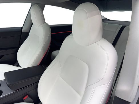 Used 2021 Tesla Model 3 Performance image 26