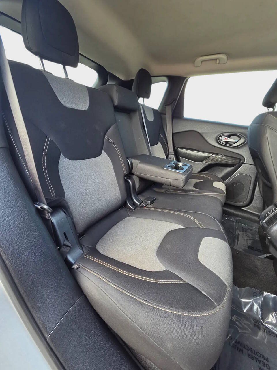 Used 2014 Jeep Cherokee Latitude FWD image 13