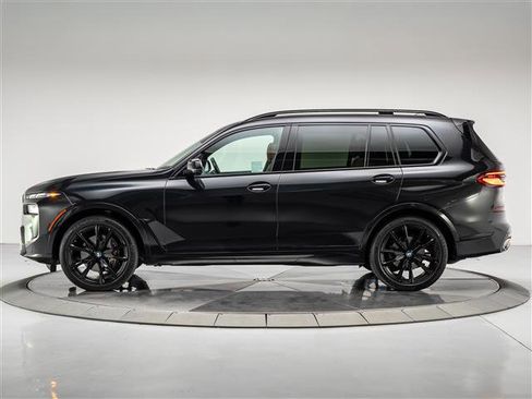 Used 2023 BMW X7 xDrive40i w/ Executive Package image 2