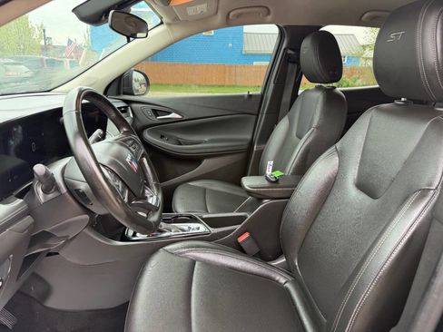 Used 2024 Buick Encore GX Sport Touring AWD/4WD image 10