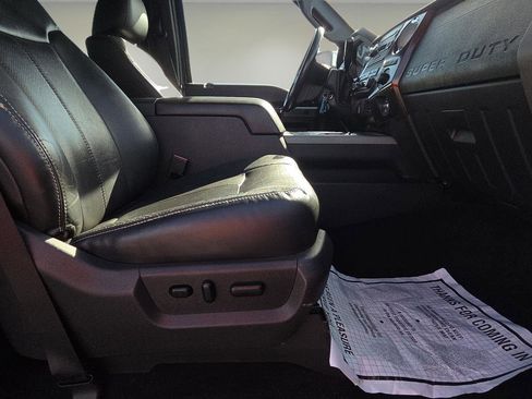 Used 2011 Ford F250 Lariat w/ Lariat Interior Pkg image 44