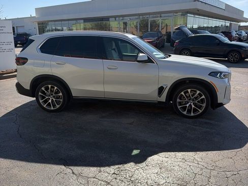 Used 2024 BMW X5 xDrive40i w/ Premium Package image 9