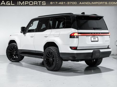 Used 2024 Lexus GX 550 w/ Cold Area Package image 8