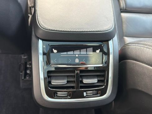 Used 2022 Volvo XC90 T6 Inscription w/ Climate Package image 33