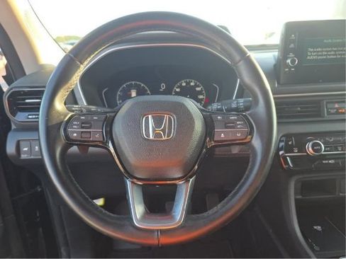 Used 2023 Honda Pilot EX-L image 6