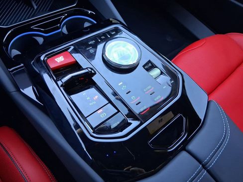 New 2026 BMW M5 Touring image 17