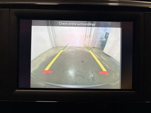 Used 2020 Chrysler Pacifica Touring-L FWD image 20