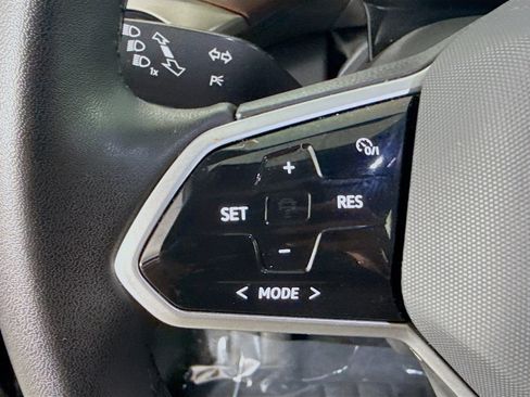 Used 2023 Volkswagen ID.4 Pro image 14