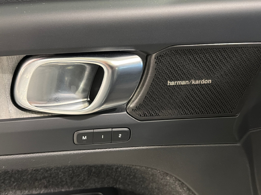 Certified 2024 Volvo XC40 B5 Plus w/ Protection Package Premier AWD/4WD image 19