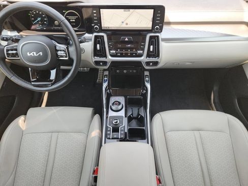 Certified 2022 Kia Sorento SX Prestige AWD/4WD image 5