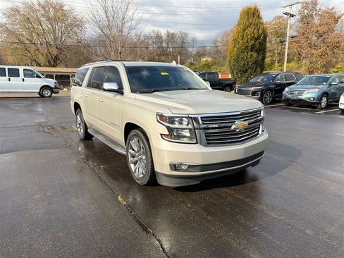 Used 2016 Chevrolet Suburban LTZ image 2