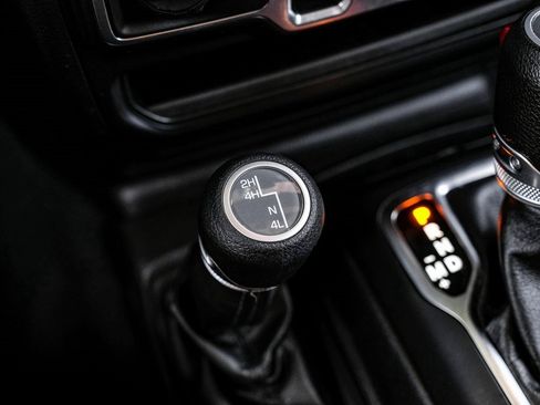 Used 2019 Jeep Wrangler Unlimited Sport S image 37