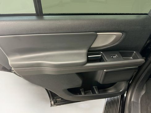 Used 2025 Ford Expedition Active AWD/4WD image 27