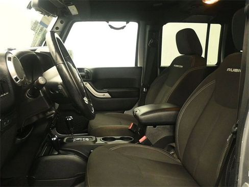 Used 2017 Jeep Wrangler Unlimited Rubicon w/ Connectivity Group image 11