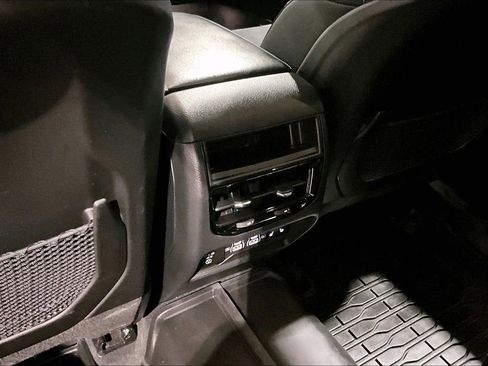 Used 2024 Jeep Grand Cherokee Trailhawk AWD/4WD image 30