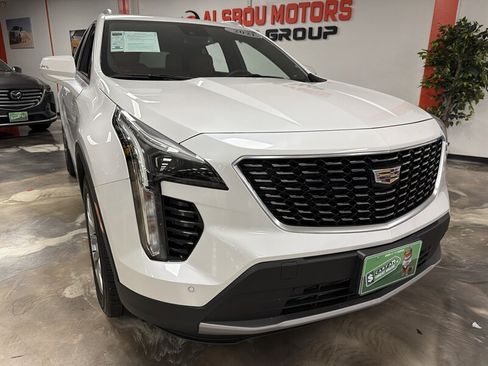 Used 2021 Cadillac XT4 Premium Luxury FWD image 2