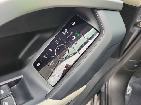 Used 2025 Audi Q5 Premium Plus w/ Premium Plus image 17