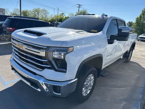 Used 2025 Chevrolet Silverado 2500 LTZ w/ LTZ Convenience Package image 3