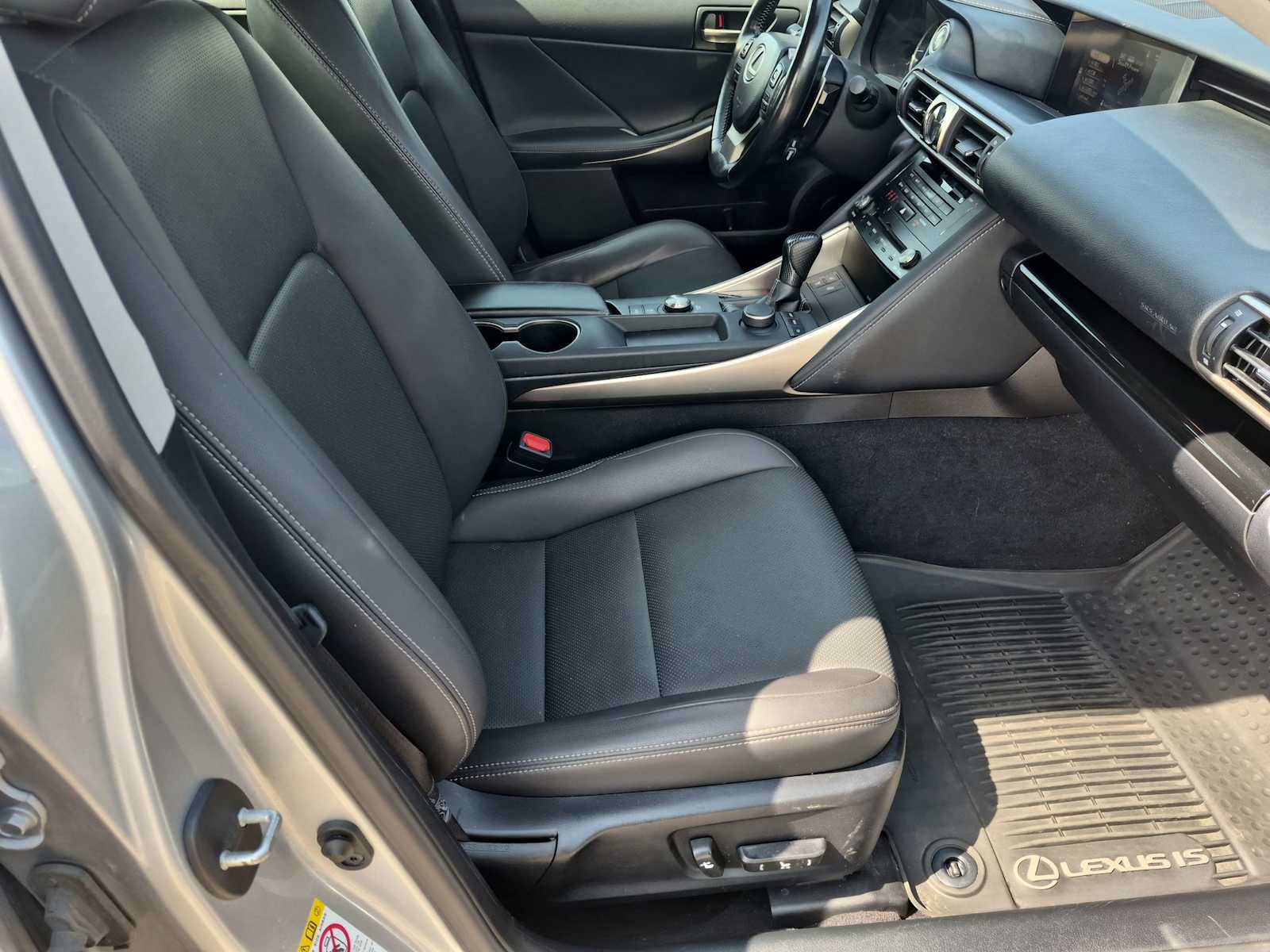 Used 2018 Lexus IS 300 AWD w/ Premium Package image 20