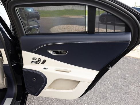 Used 2024 Bentley Flying Spur V8 AWD/4WD image 69