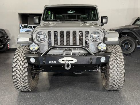 Used 2021 Jeep Gladiator Rubicon AWD/4WD image 3
