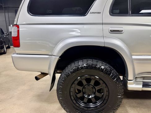 Used 2000 Toyota 4Runner Limited AWD/4WD image 17