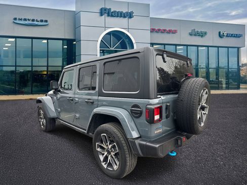 Used 2024 Jeep Wrangler Unlimited w/ Convenience Group image 3