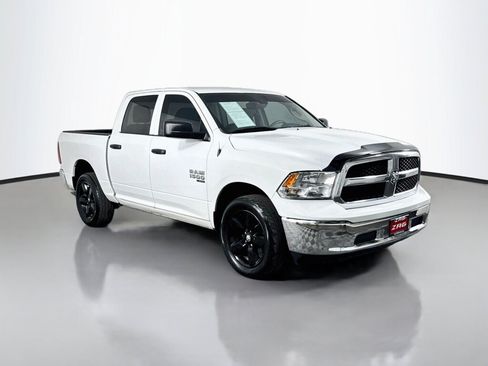 Used 2023 RAM 1500 Classic SLT AWD/4WD image 7