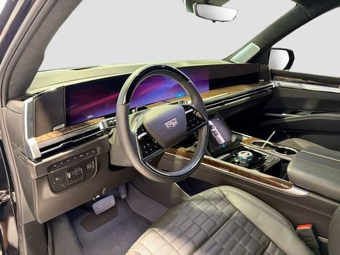 Certified 2025 Cadillac Escalade Sport Platinum w/ LPO, ONYX Package AWD/4WD image 8