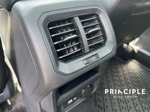 Used 2024 Volkswagen Tiguan SEL R-Line w/ MDO Package, Two-Row AWD/4WD image 29