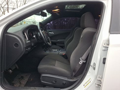 Used 2019 Dodge Charger R/T w/ Blacktop Package image 13