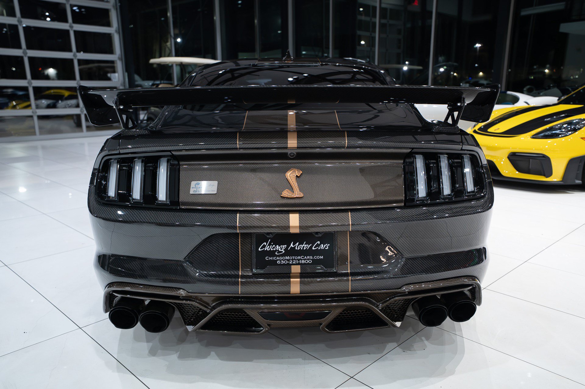 Used 2022 Ford Mustang Shelby GT500 w/ Carbon Fiber Track Pack RWD image 3