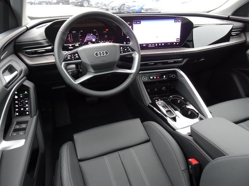 Certified 2025 Audi Q5 Premium Plus w/ Premium Plus AWD/4WD image 5