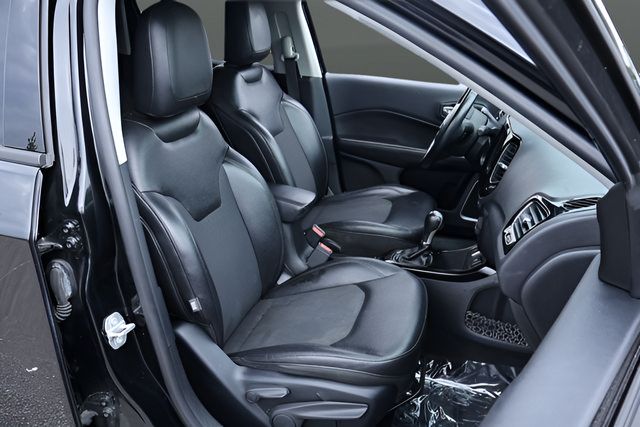 Used 2018 Jeep Compass Latitude w/ Popular Equipment Group FWD image 20