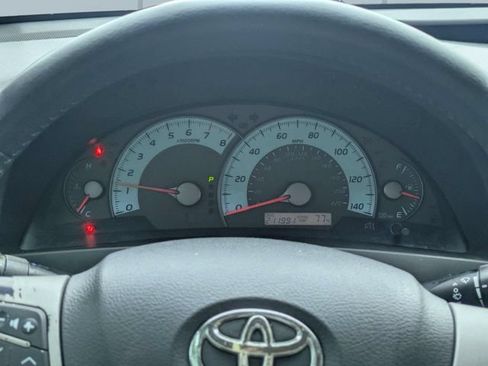 Used 2010 Toyota Camry LE FWD image 27