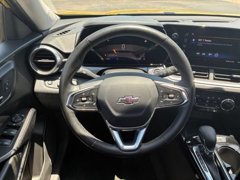 Used 2024 Chevrolet Trax ACTIV w/ Sunroof Package FWD image 15