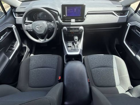Used 2025 Toyota RAV4 XLE FWD image 11